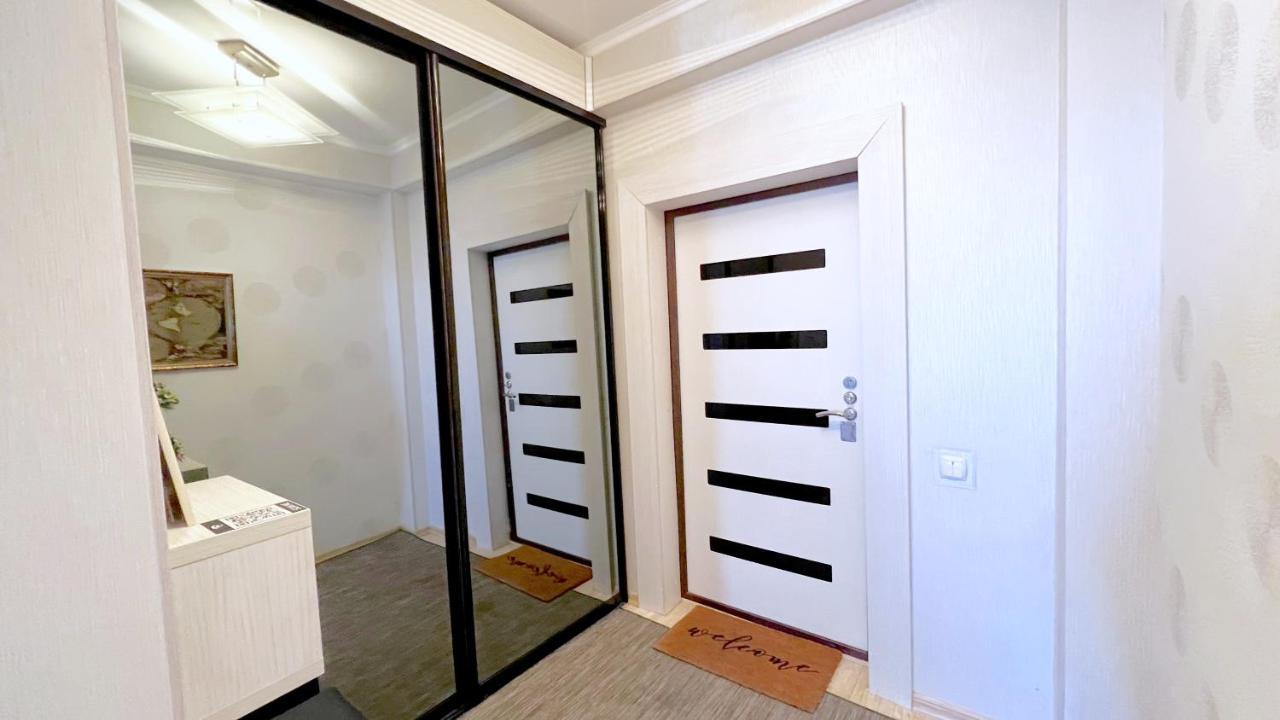 Apartament De Lux Cu 2 Camere Si Living 키시나우 외부 사진